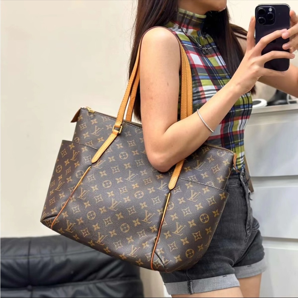 Louis Vuitton‎ Monogram Totally GM Tote Bag, Women's, M41015 size L
